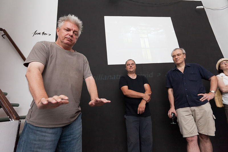 Sugár János: A helyzet című kiállításának megnyitója a Videospace Galériában